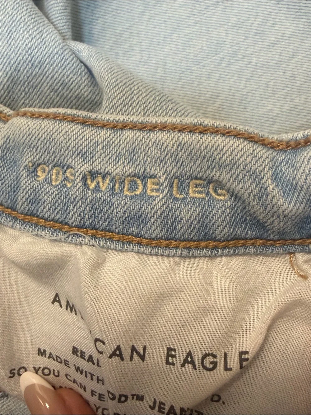 American Eagle 90s Wide Leg Light Wash Baggy Jeans Size 6 27 Waist